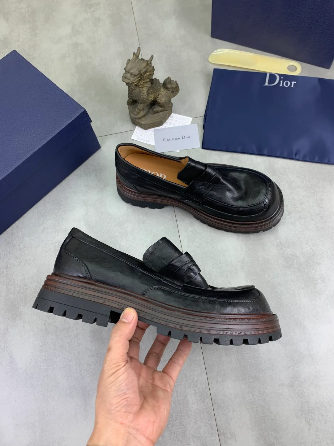 Men's shoes P520 💰【New style】Water-dyed cow lining Original order quality Dior —🆘.Dior Original order purchase, high-end leather shoes, fabric: Made of Italian imported color rubbed wrinkled cowhide➕Water-dyed cow lining/cowhide lining➕Specially available original combination outsole, fine workmanship, real shot🎬Size: 38-45 (with full set of packaging) Color: 3️⃣ colors available
